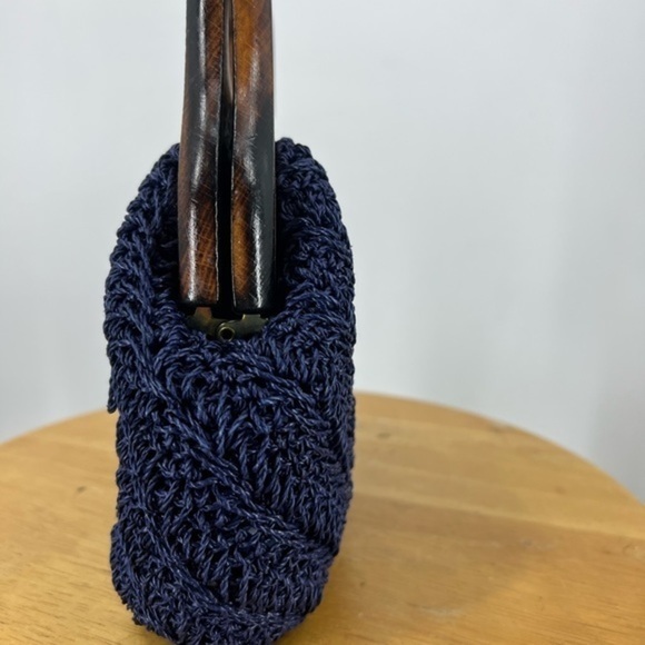Vintage Japan boHo granny cottage core navy blue woven straw wood handle purse - Picture 2 of 11